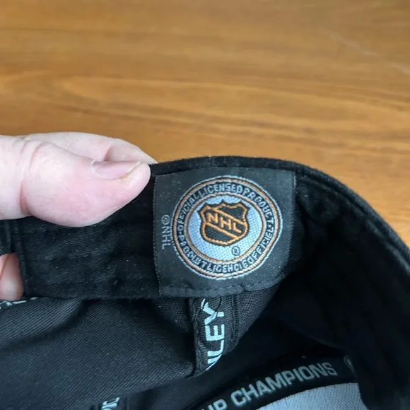 Red Wings Stanley Cup Hat - Picture 6 of 6